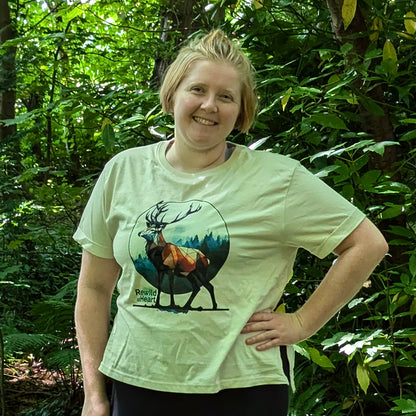 Red Deer Rewild Side | Relaxed-Fit Women's T-Shirt