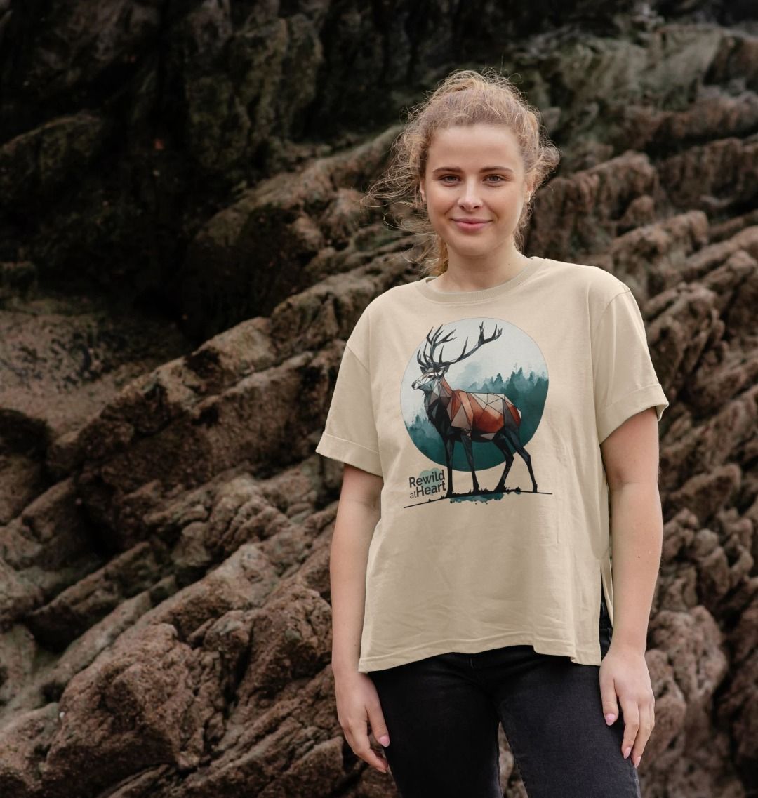 Red Deer Rewild Side | Relaxed-Fit Women's T-Shirt