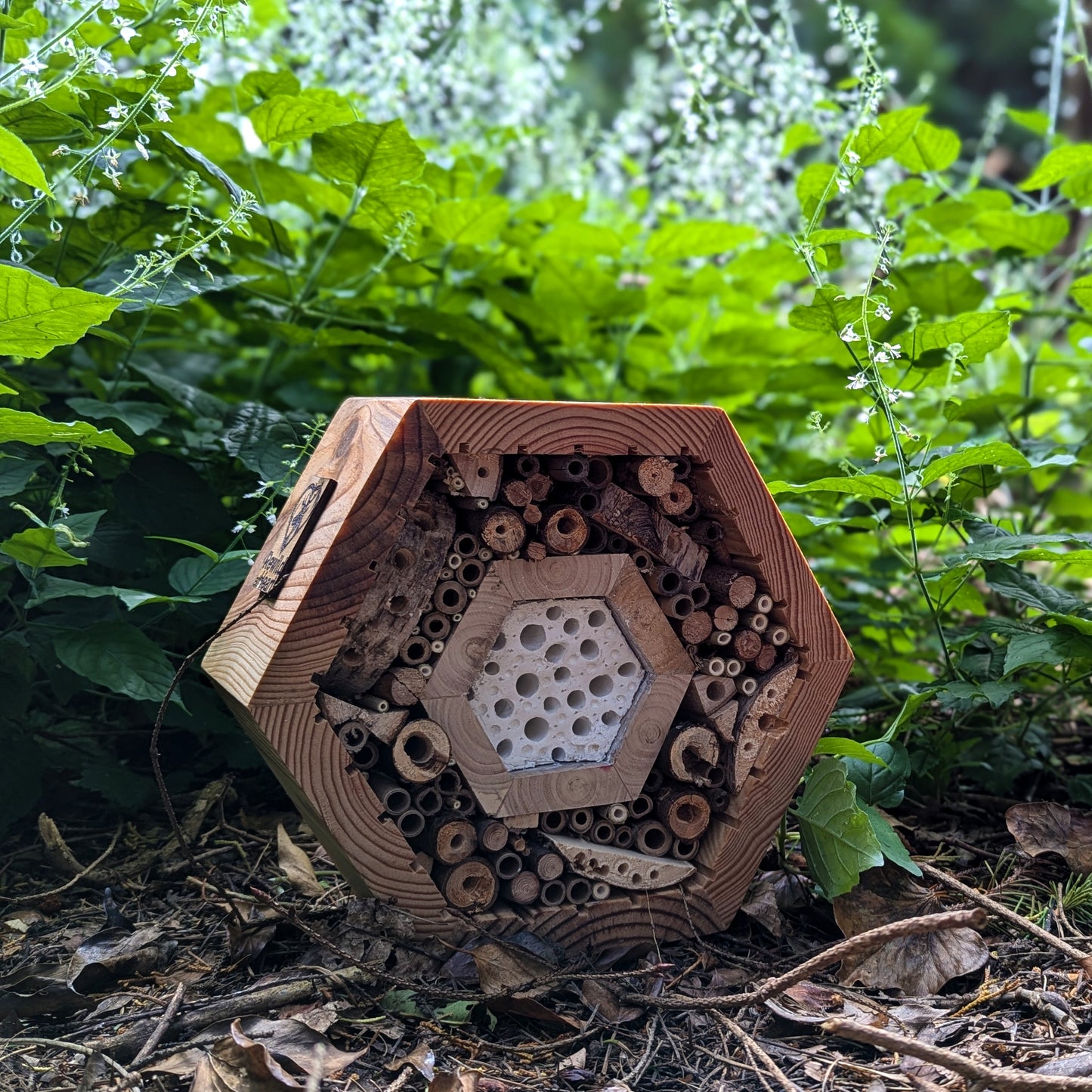 Honeycomb Bee Hotel with Clay Interior - Ideal for Mason Bees and Bumblebees